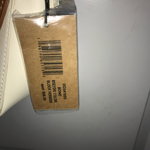 Steve Madden Crossbody with Pouch, Guitar Strap in Bone NWT - Picture 6 of 7